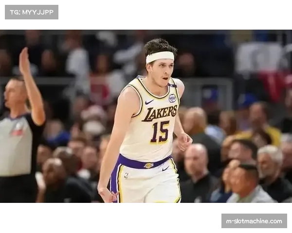 里夫斯赛场连发威力，湖人12年来首现球员连续三场得分破40