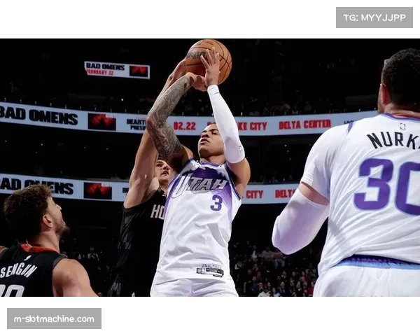 爵士防守漏洞百出 让火箭命中率超六成失125分